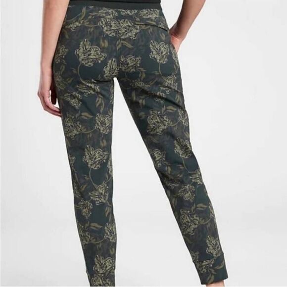 Athleta Trekkie North Printed Jogger’s Sz 8P Floral Green Pull‎ On Elastic Ankle - Picture 12 of 12